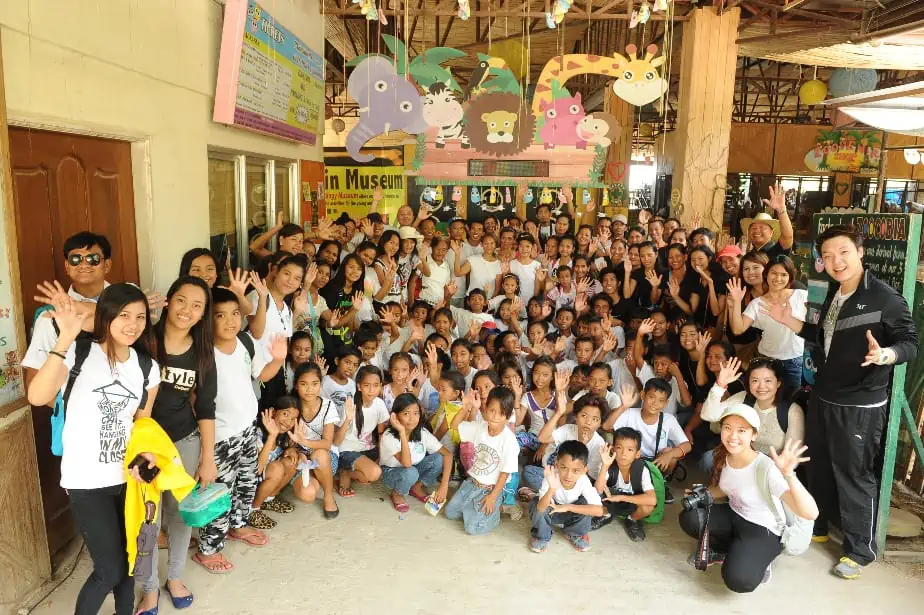 Group photo in a zoo.